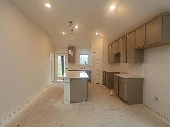 3rd image of 629 Falling Cave Dr