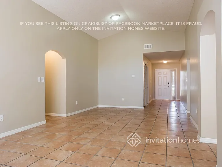 15927 SW 82nd St — Photo 4