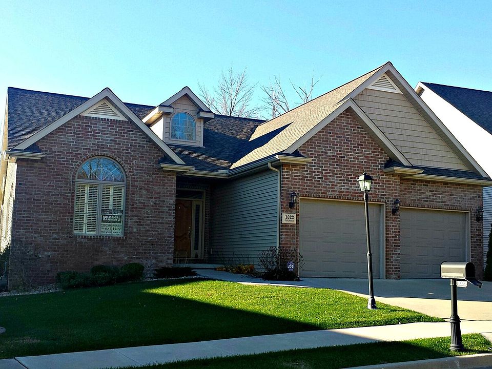 1st image of 1022 W Applewood Ln #7