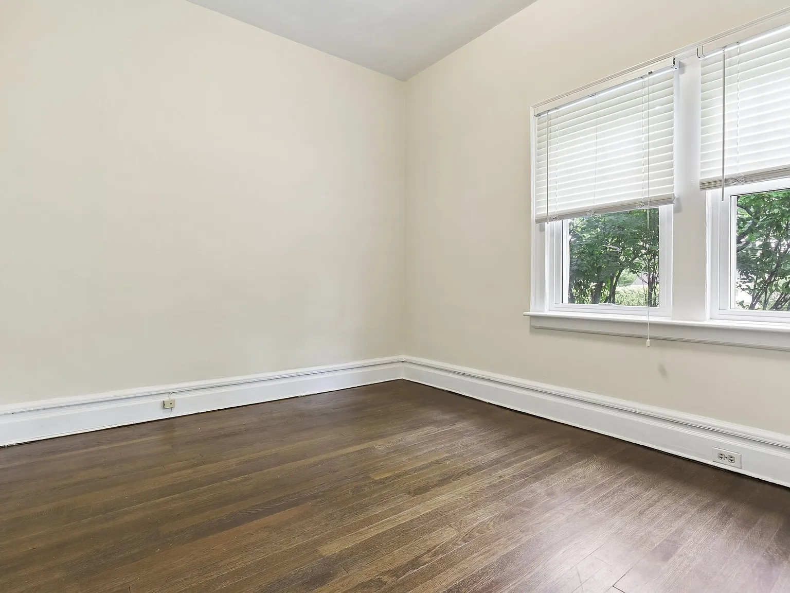 3 bed, $4,150 — Photo 4
