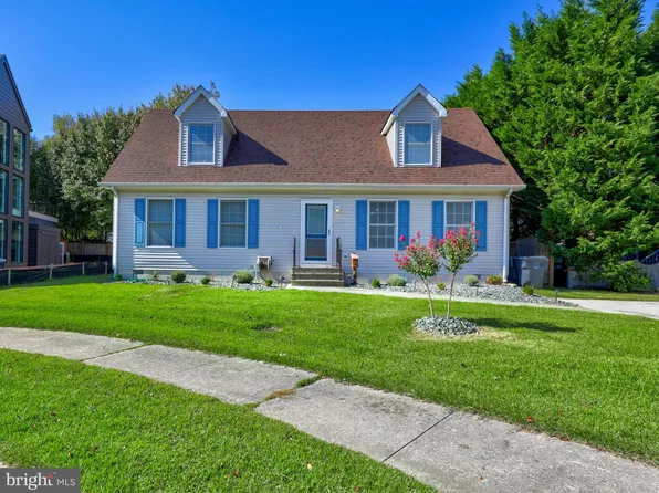 403 Country Club Dr, Rehoboth Beach, DE 19971