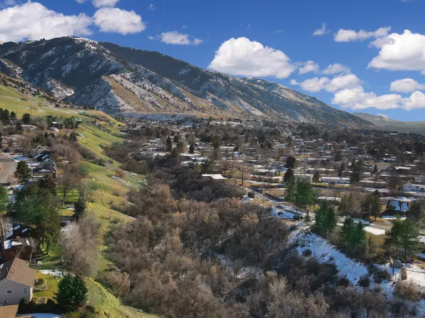 585 Maple Hollow Ln, Providence, UT 84332