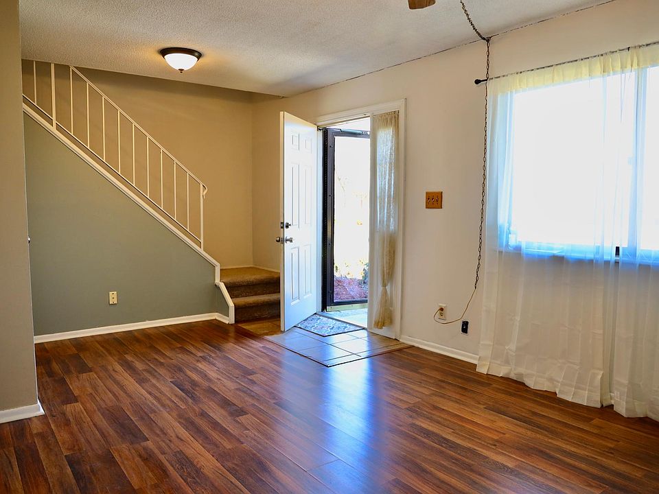 1st image of 1094 Greenwood Trl W #1094