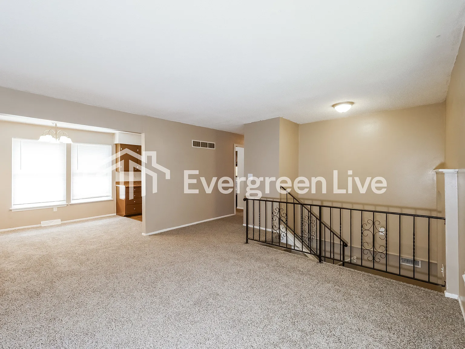 3 bed, 2.0 bath, 1300 sqft, $1,695 — Photo 3