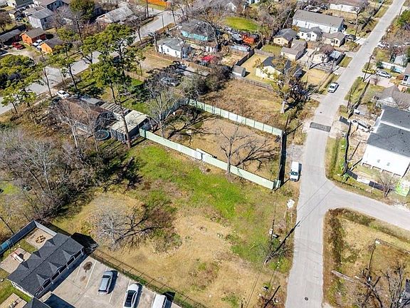 4th image of 3721 Sayers St