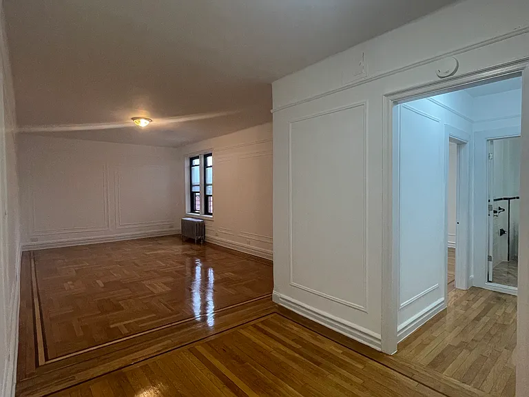 3341 Reservoir Oval W — Photo 1