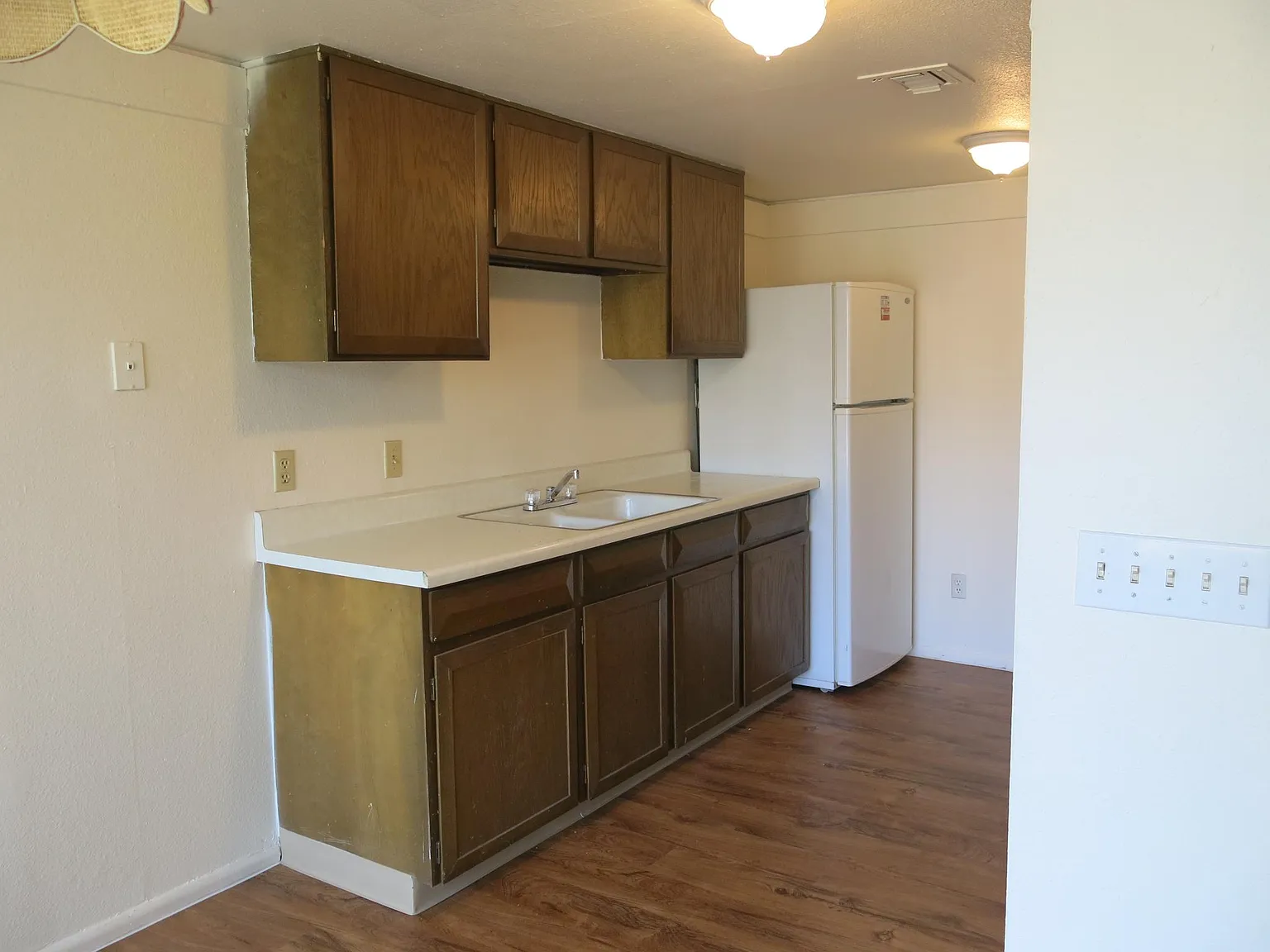 808 N Center St — Photo 3