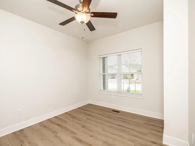 Platinum Pointe — Photo 9