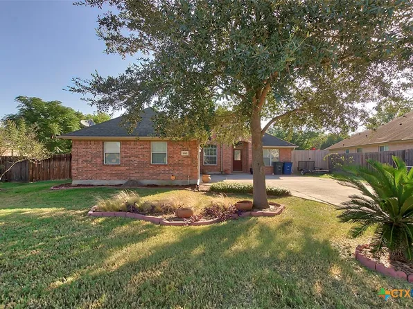 1041 Loma Verde Dr, New Braunfels, TX 78130