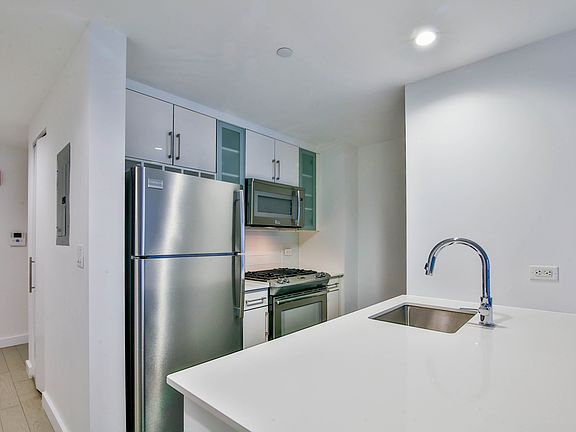 4th image of 3 W 36th St #3BB