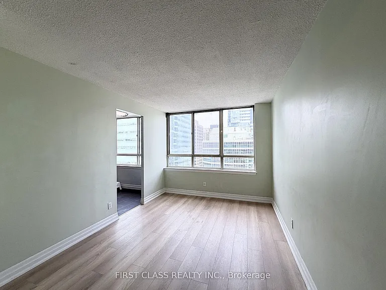 633 Bay St #2516 — Photo 21