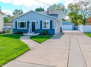 911 Lloyd Ave, Aurora, OH 44202