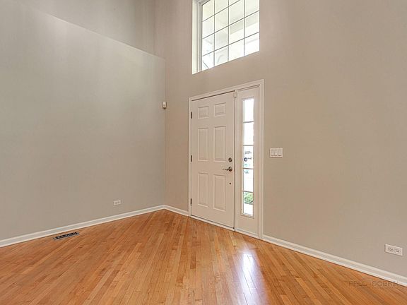 5th image of 37 River Oaks Cir E