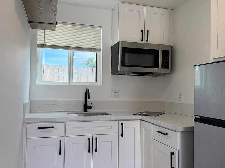 1935 Washington St #5 — Photo 2