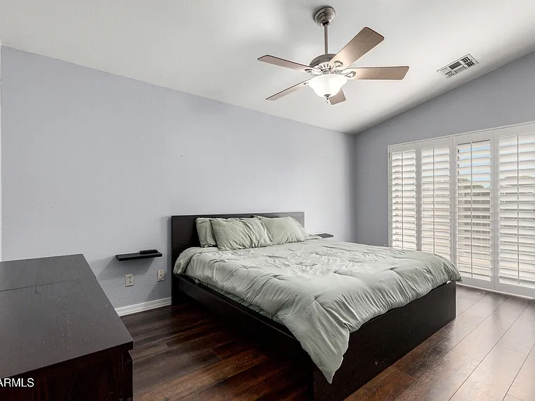 5257 W Belmont Ave — Photo 10