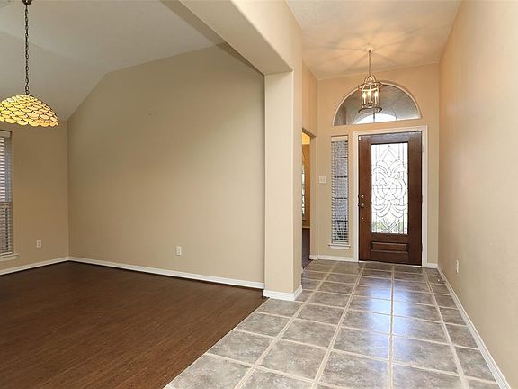 4th image of 10466 Parkside Dr