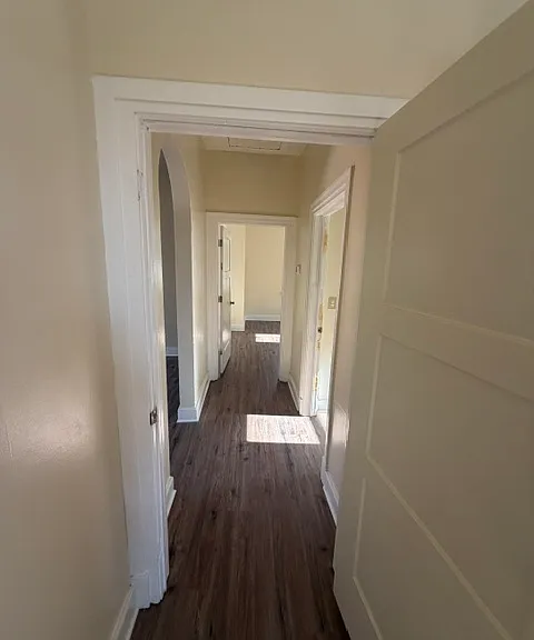 121 Richmond Ave — Photo 8