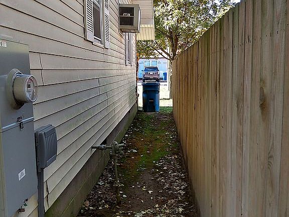 2nd image of 607 Millar Ave
