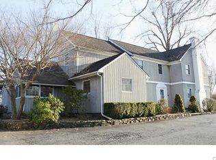 224 Ridgebury Rd, Ridgefield, CT 06877