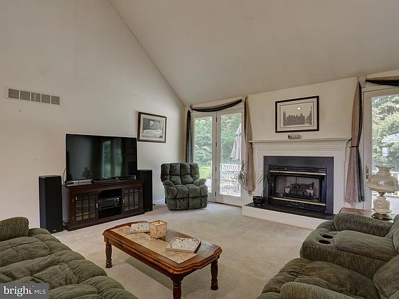 4th image of 115 Chelsey Dr