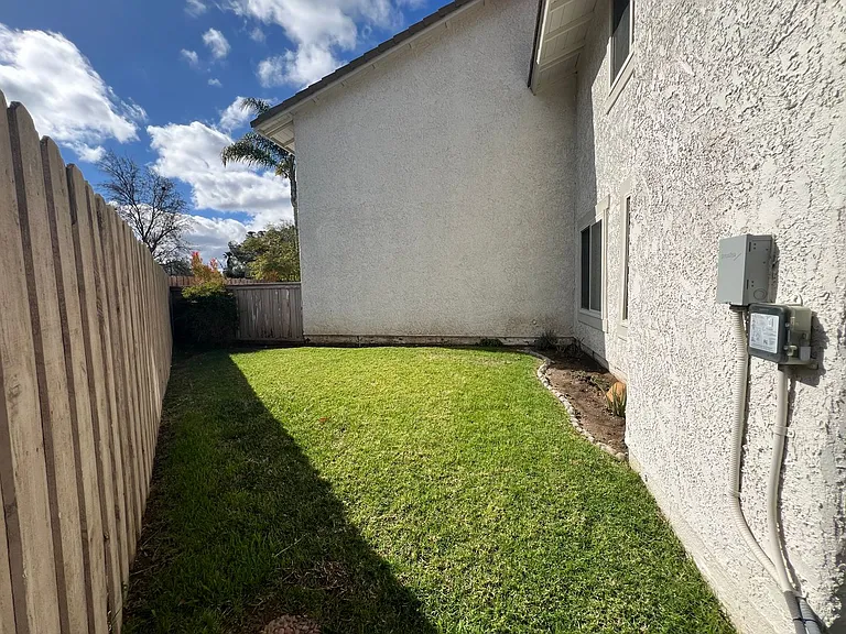 2604 Calle Elegante — Photo 24