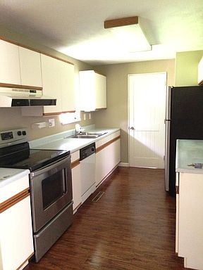 3rd image of 645 Peach Orchard Dr
