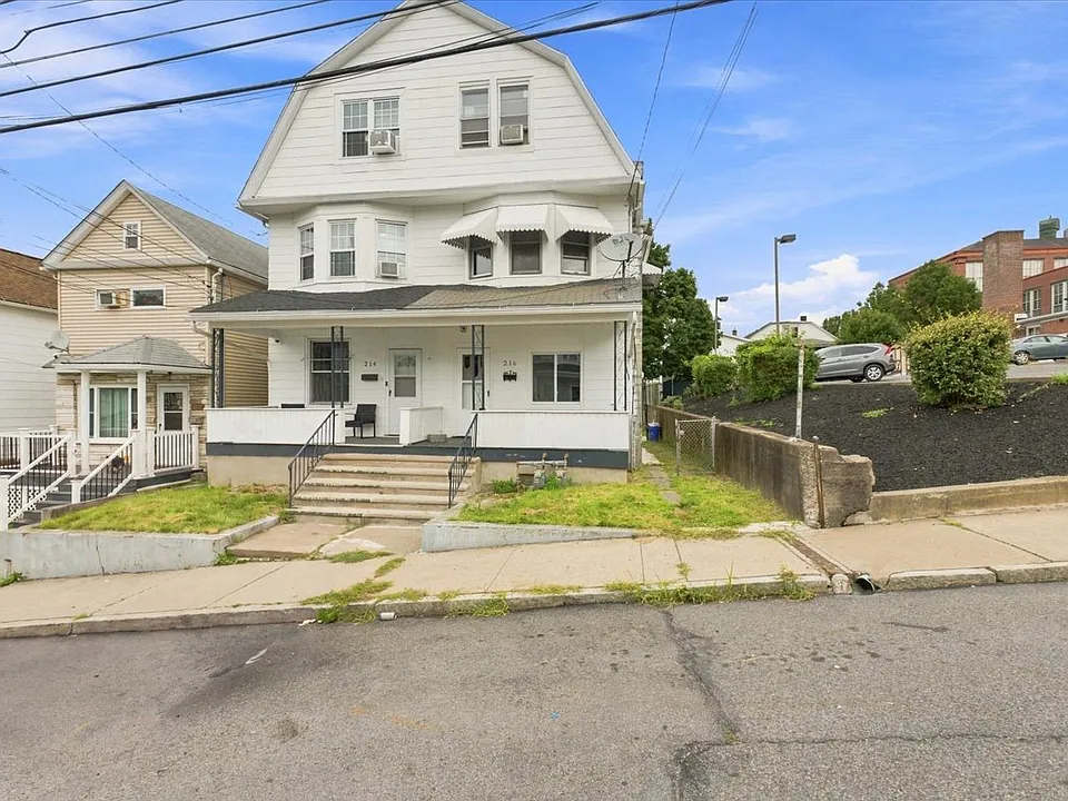 216 Andover St #216
