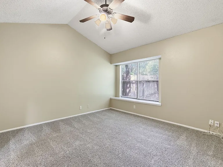 3932 Heritage Hill Dr — Photo 13