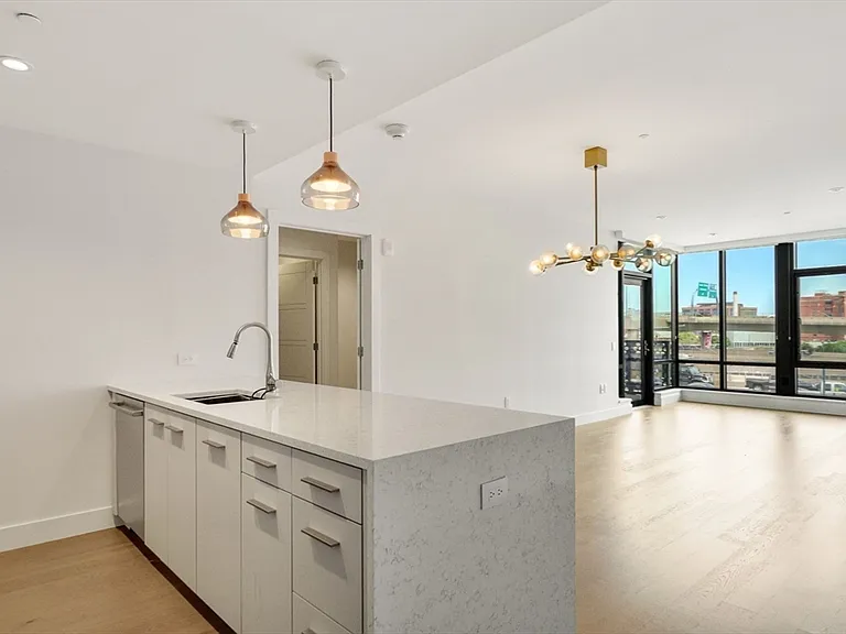 40 Traveler St #502 — Photo 1