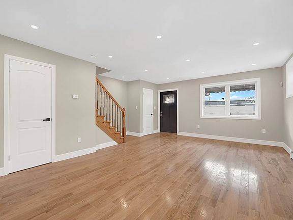 5th image of 3280 Bouck Ave