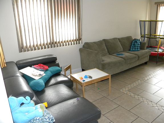 5th image of 21 Llewellyn Pl