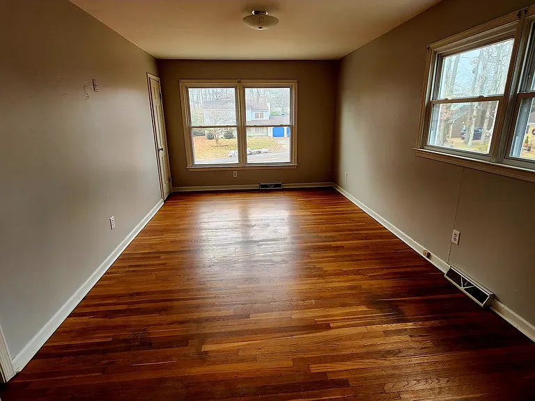 510 Kingston Hall Ct — Photo 2