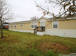 925 County Road 769, Devine, TX 78016