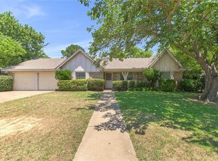 1106 Green River Trl, Cleburne, TX 76033