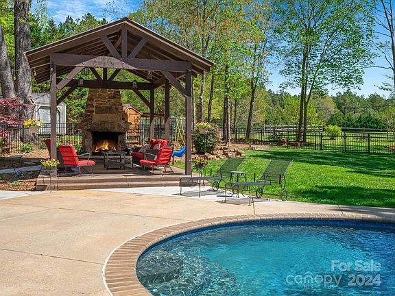 4th image of 6909 Lake Brook Trl