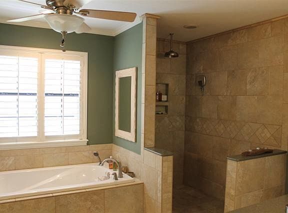 4th image of 7 Lauren Dr
