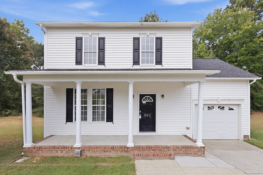 3 bed, 2.5 bath, 1248 sqft, $1,595 — Photo 1
