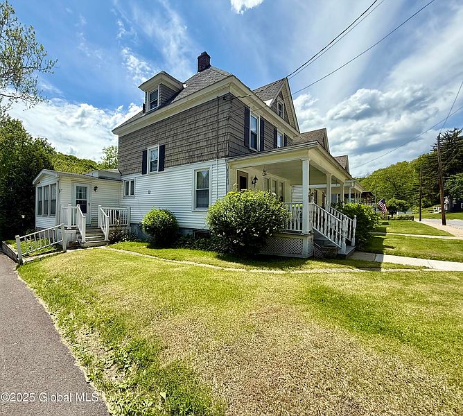 3rd image of 239 Florida Avenue