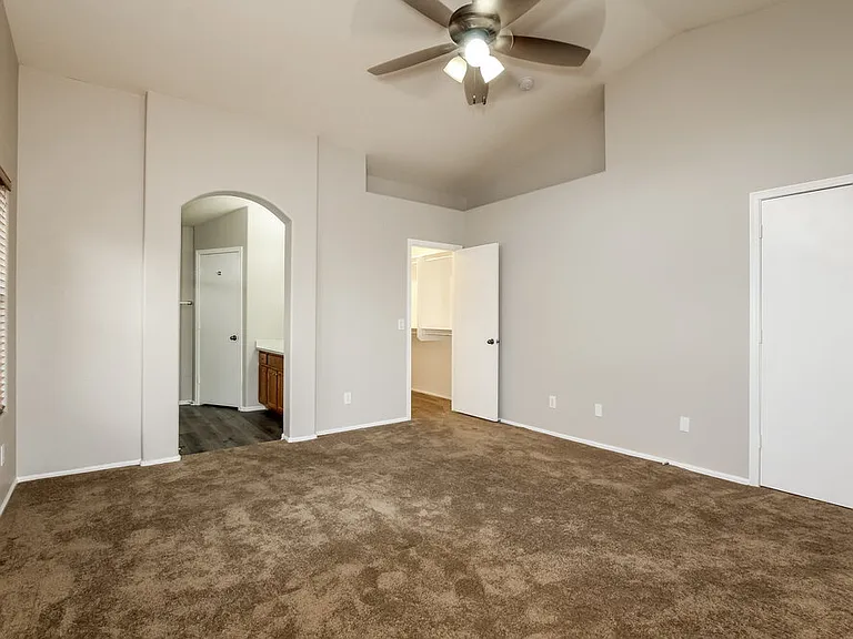 16231 W Moreland St — Photo 8