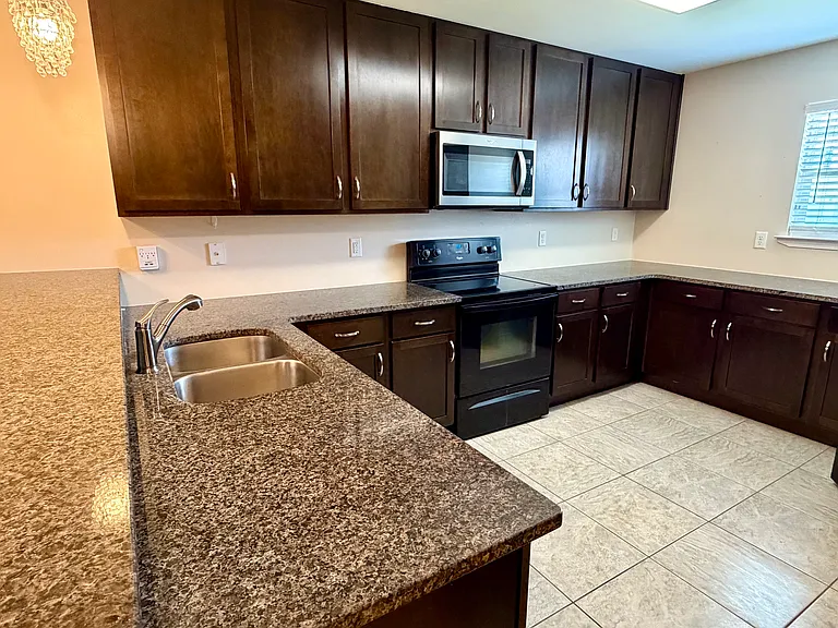 500 Baywood Ct — Photo 8