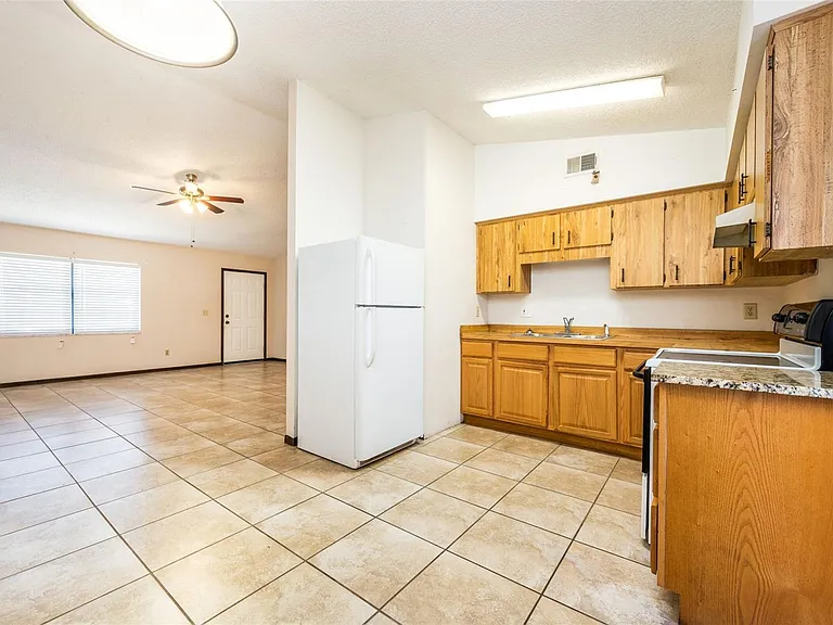 3101 SW 97th St #3105 — Photo 2
