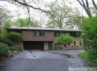 5 Swallow Ln, North Oaks, MN 55127