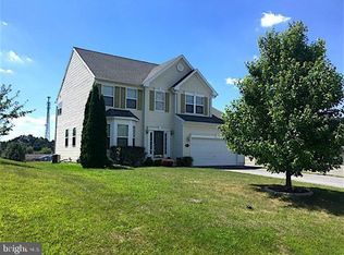 950 Alandale Dr, Chambersburg, PA