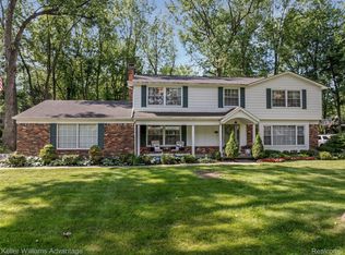 2437 Chelsea Dr, Troy, MI 48084
