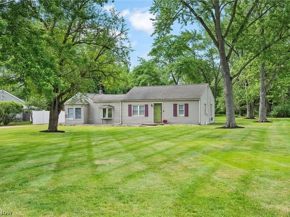 625 Underwood Dr, Girard, OH 44420