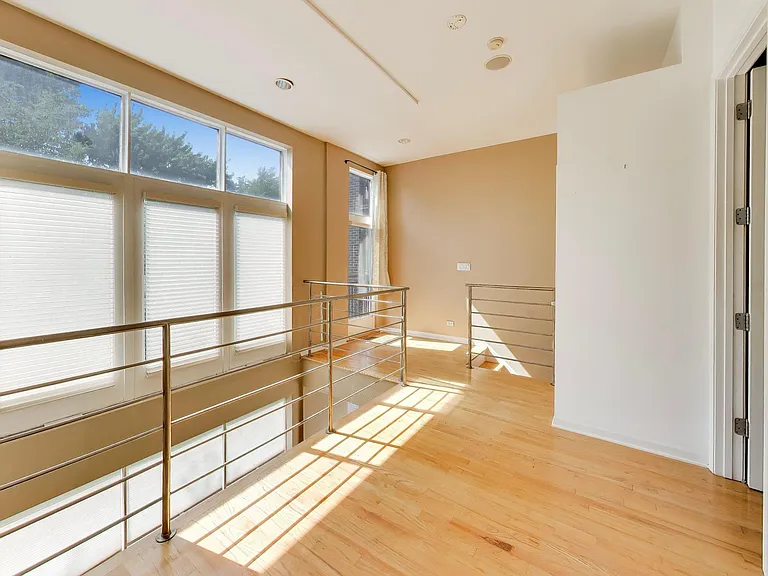 821 N Wood St #1 — Photo 11