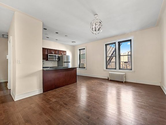 5th image of 345 Montgomery St APT 6E