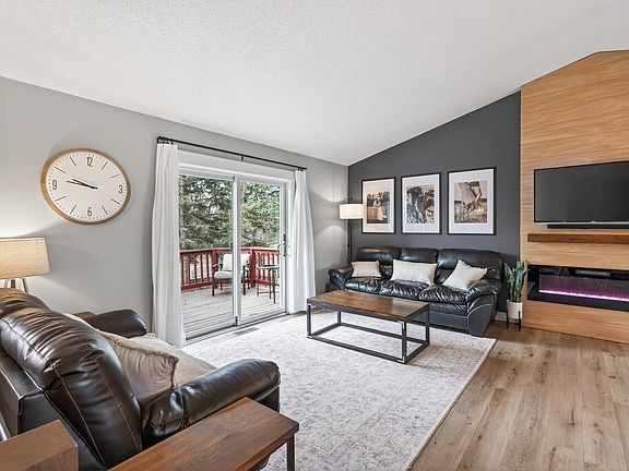 2nd image of 2041 Orchard Ln