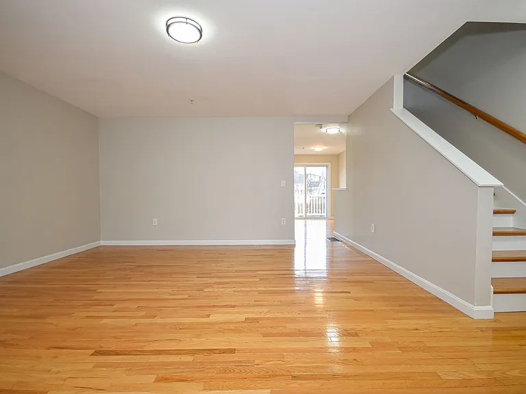 Jefferson Court — Photo 23