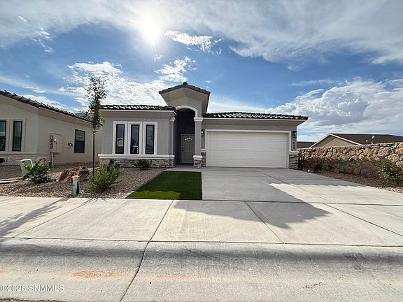 2nd image of 1049 Arabetto Rd